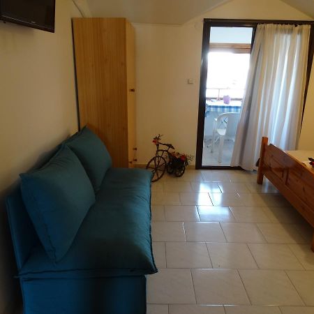 Christakos Apartments Vrasná Екстериор снимка
