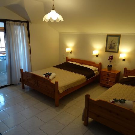 Christakos Apartments Vrasná Екстериор снимка