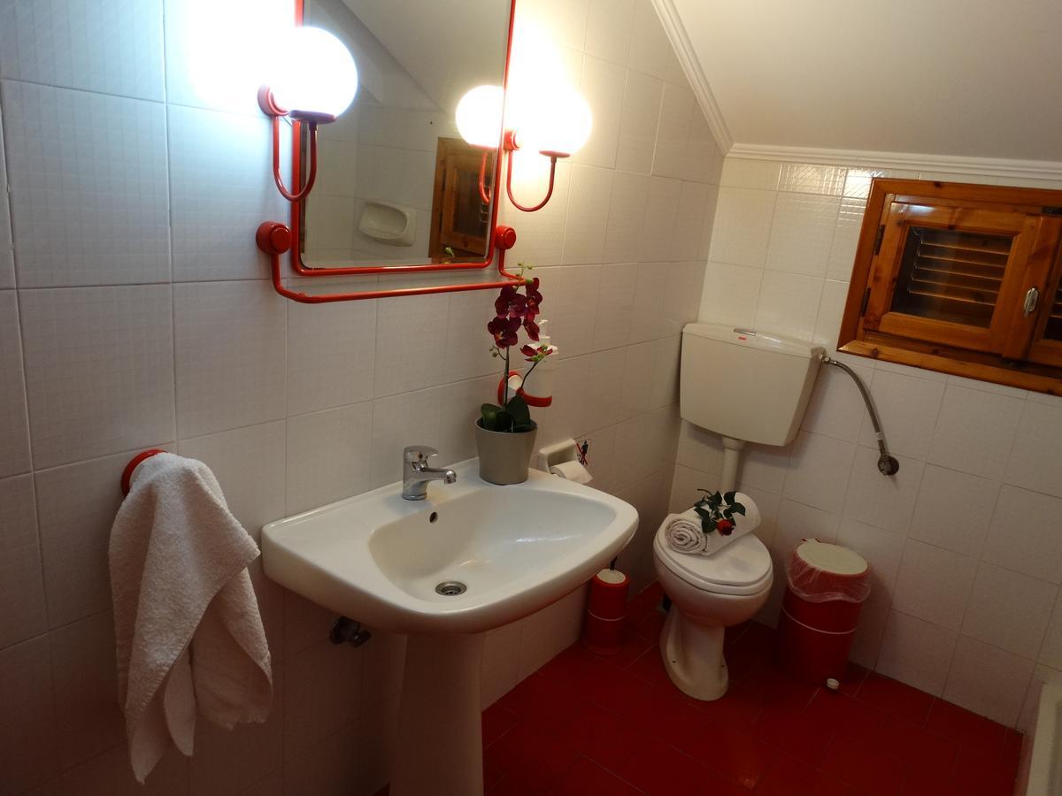 Christakos Apartments Vrasná Екстериор снимка