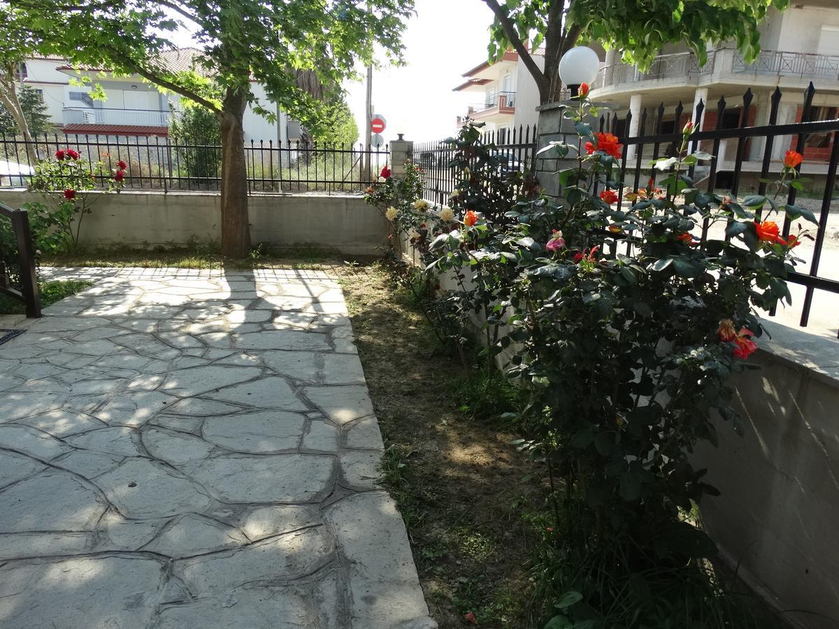 Christakos Apartments Vrasná Екстериор снимка
