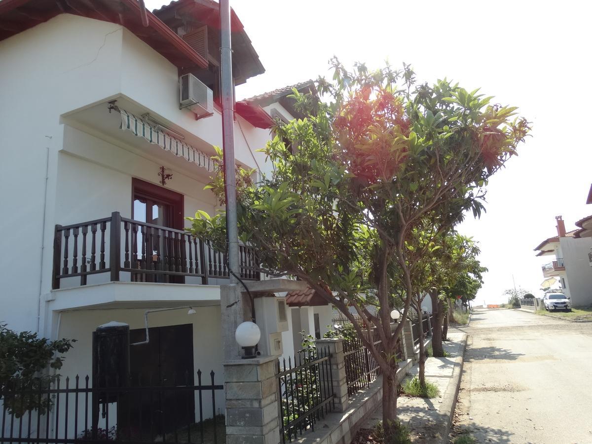 Christakos Apartments Vrasná Екстериор снимка