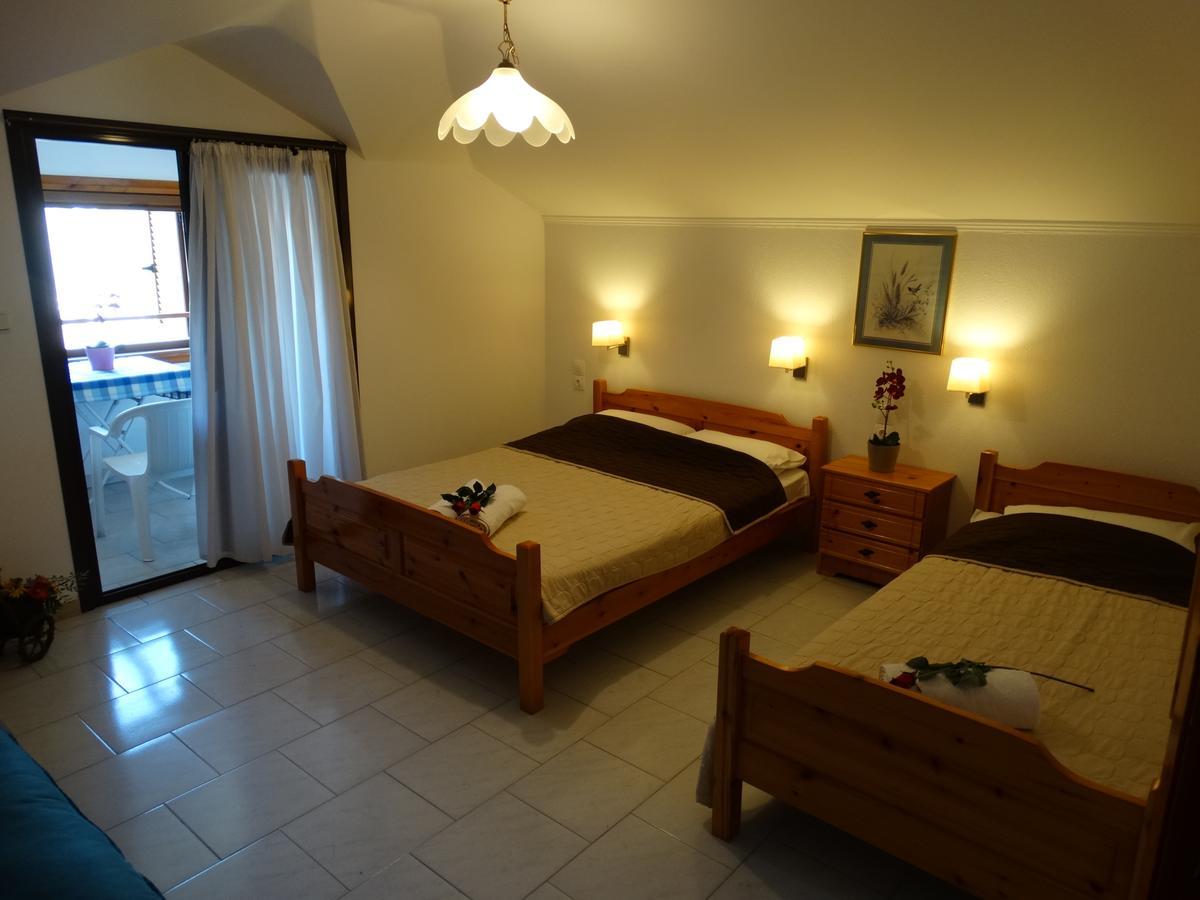 Christakos Apartments Vrasná Екстериор снимка