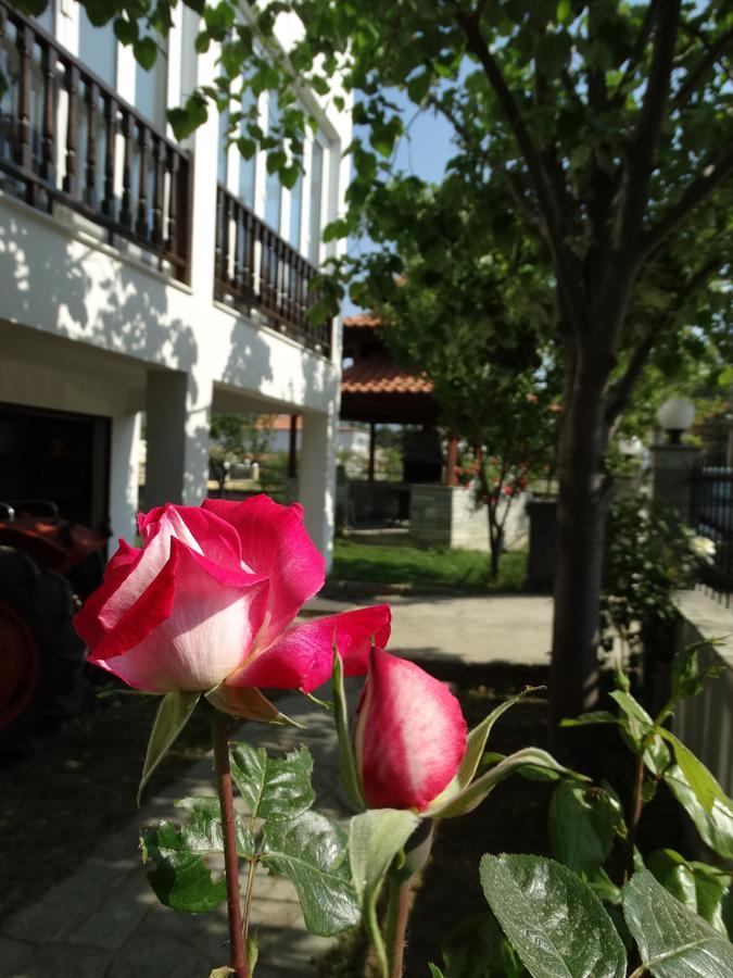 Christakos Apartments Vrasná Екстериор снимка